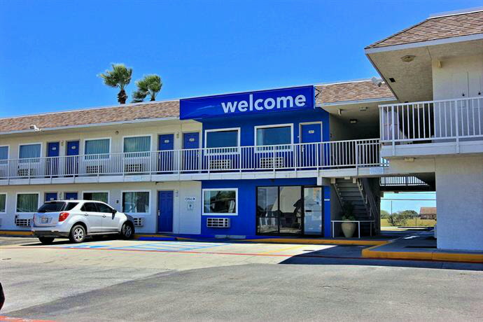 Motel 6 Corpus Christi East - N Padre Island